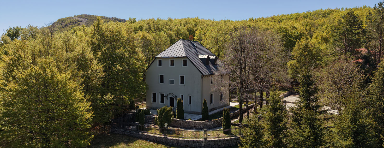 Slide 4 - JU Lovćen Bečići